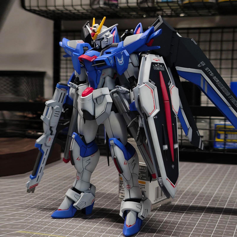Bandai Gundam Rg - Kit de Modelo Plástico Mecha Escala